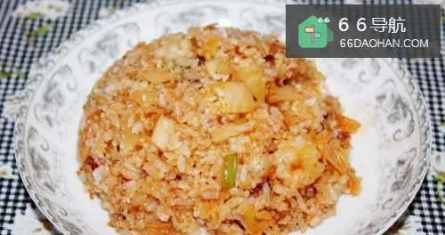 辣白菜炒饭的做法