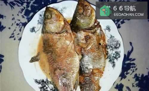 怎样做简单的家常菜高压红烧鲫鱼