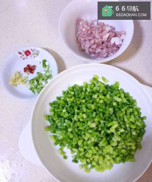 家常下饭菜-蒜苗小炒