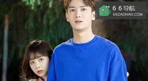 女孩子身体这几个动作，说明她非常喜欢你。