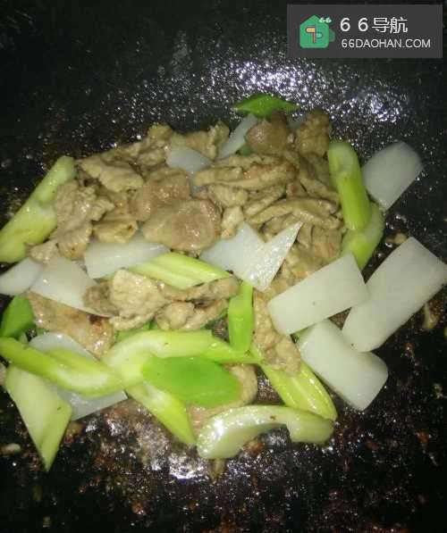 怎么样做白萝卜西芹莴苣炒瘦肉的做法