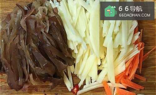 如何办马铃薯炒木耳