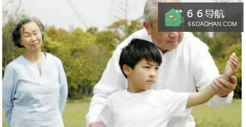 老人带孩子自己不放心怎么样做？