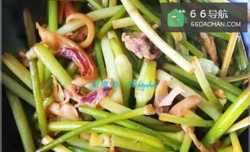 家常菜系墨鱼炒蒜薹