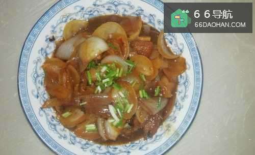 嫩洋葱烧肉的做法