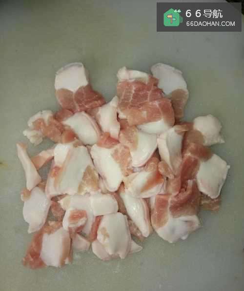 五花肉洋葱炒胡萝卜片的做法