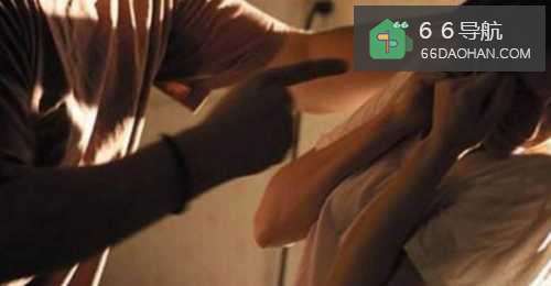 妻子出轨小鲜肉被抓奸，丈夫实行“家法”却被罚