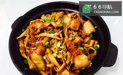 五花肉烧黄花菜的做法——小白学做菜！