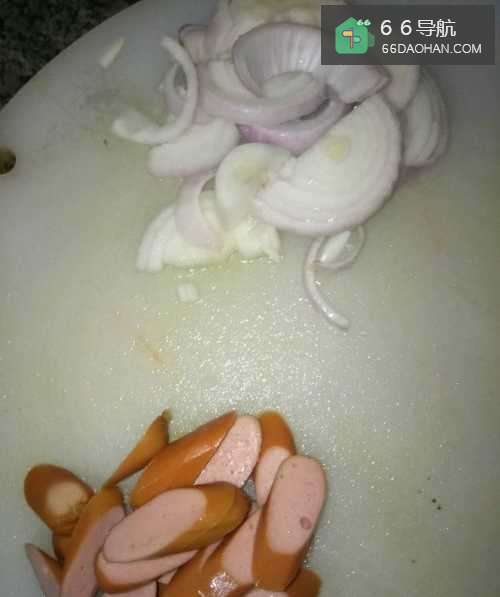洋葱佛手瓜炒香肠的家常做法家常菜