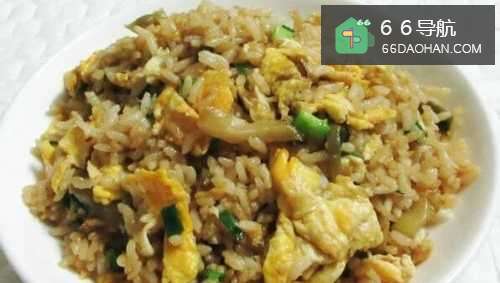 怎样炒出一份榨蛋炒饭？