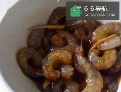 鲜嫩爽滑，营养丰富的虾仁蒸日本豆腐