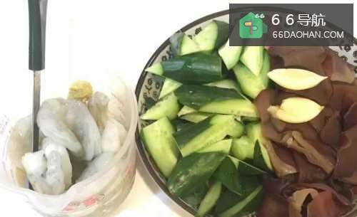 怎么处理出家常菜系列之时蔬炒虾仁