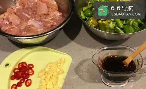 怎样办出家常菜系列之糯米椒炒鸡丁