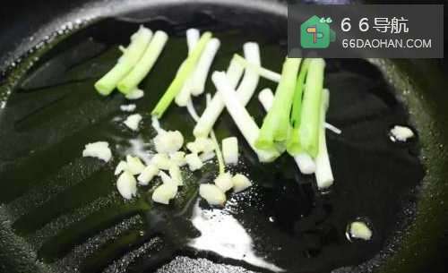 怎样做出家常菜系列之香葱炒面