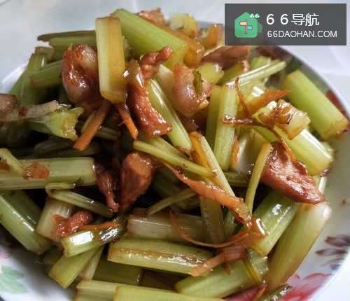 经典版：芹菜炒肉