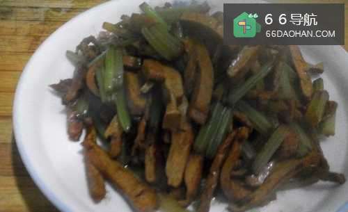 家常版香芹豆干（加肉）