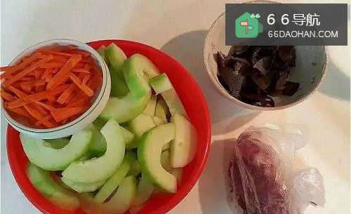 怎样处理出家常菜系列之黄瓜炒肉丝