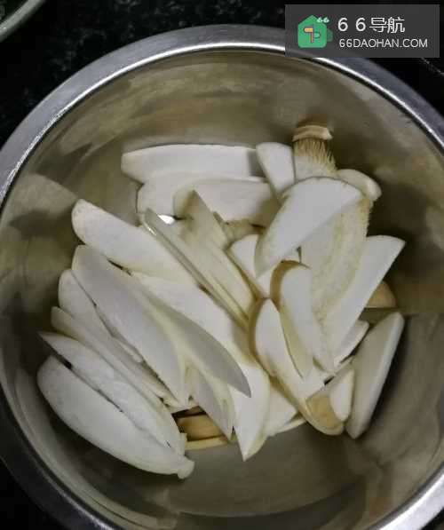 热火瘦肉鸡腿菇