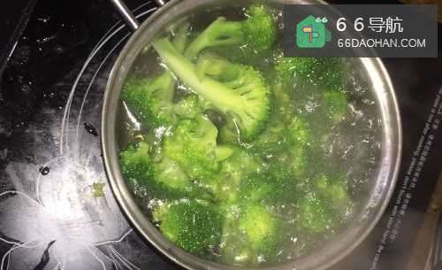 瘦肉香菇炒西兰花的做法家常菜