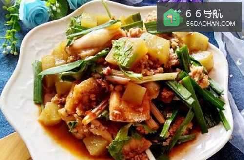 怎么样制作一份美味的凉粉红烧鱼？