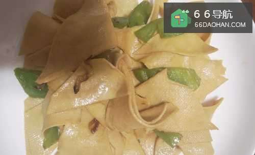 青椒炒豆腐皮怎样做？