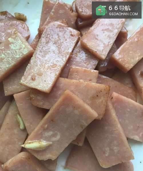 怎么炒火腿肠才好吃？简单又好吃哦