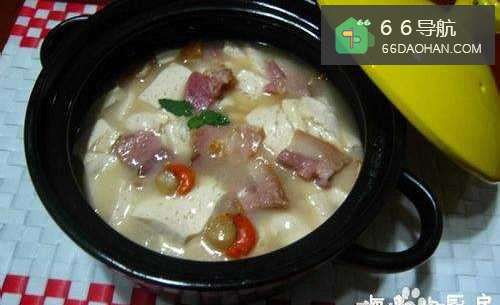 豆腐如何做更香，更水润？--腊肉豆腐煲