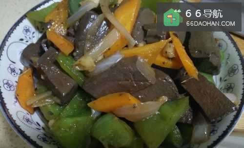 家常青椒炒鸭血的做法