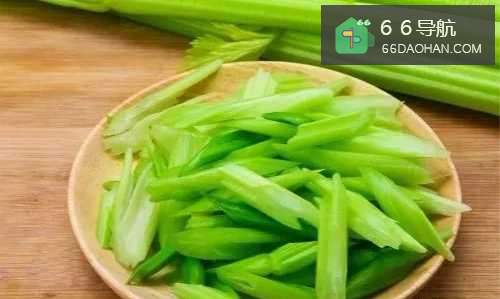 怎么样凉拌芹菜腐竹？
