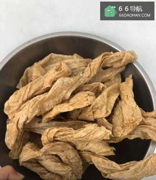 分享一下用豆皮做辣条。