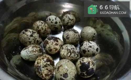 超简易的盐焗鹌鹑蛋,宵夜早餐很很赞