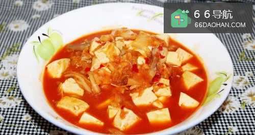 辣白菜炖豆腐的做法