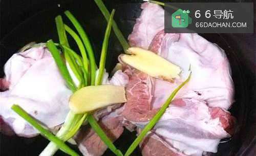 怎么做出家常菜系列之萝卜清汤猪腩煲