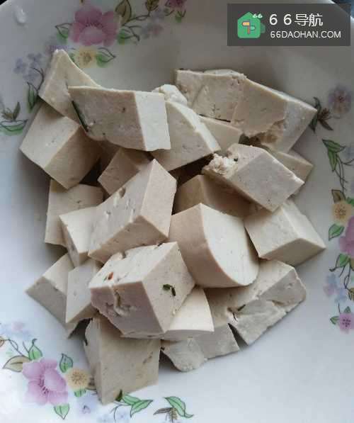 家常菜--鸭血豆腐香菇蘑菇汤