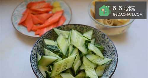 【黄瓜炒豆皮】简单做法