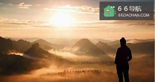 一个人思考力不足有何种表现?