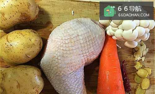 如何处理马铃薯炒鸡腿