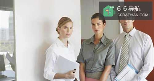 遇到一个特别好色的领导怎么样处理