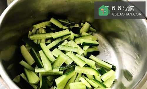 怎样办出家常菜系列之腌黄瓜