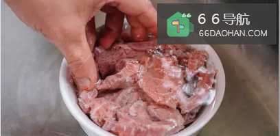 家中自制水煮肉片,麻辣鲜香又好吃