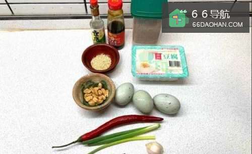 怎么做出家常菜系列之皮蛋拌豆腐
